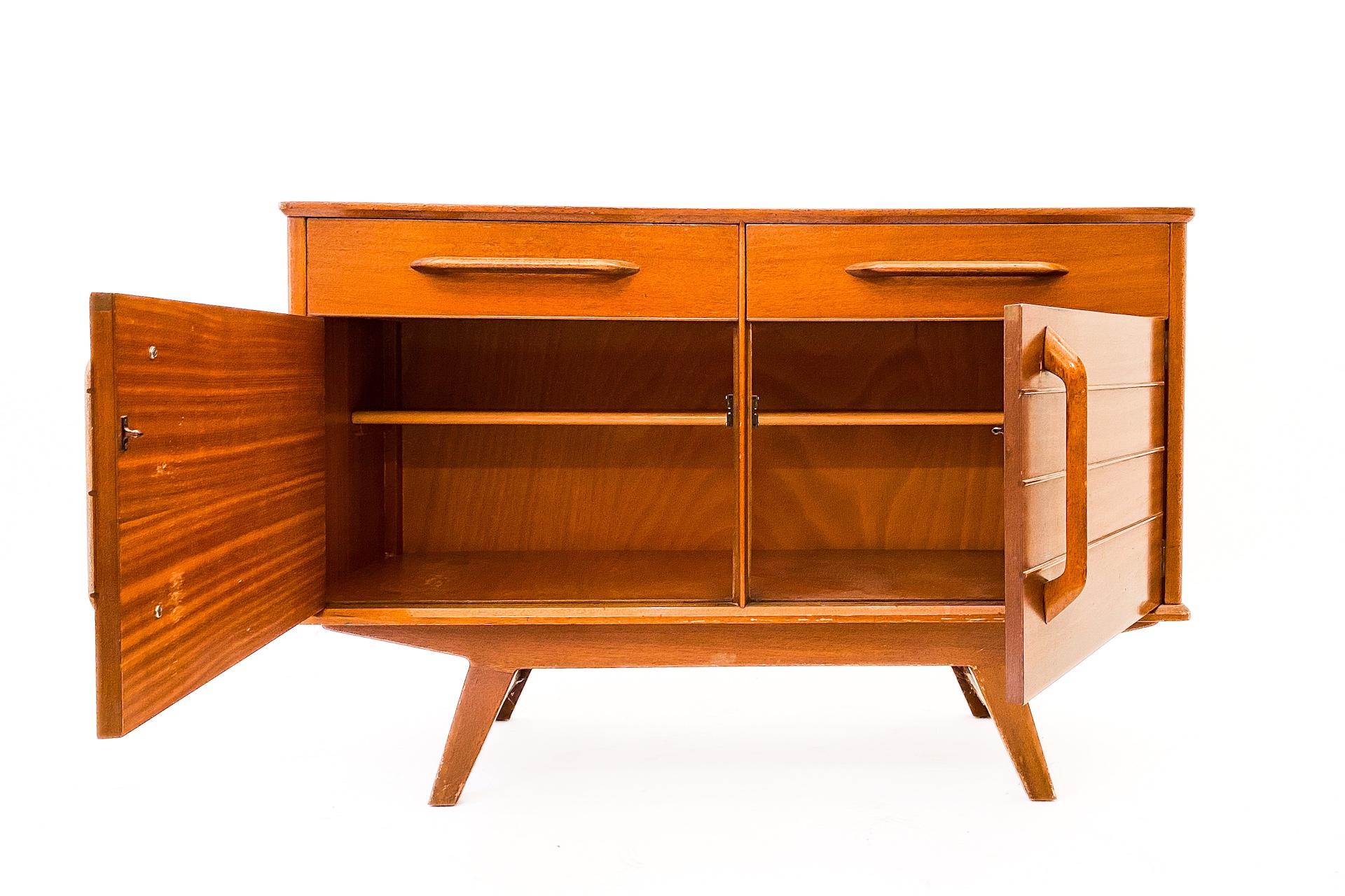 sideboard-nussholz2.jpg